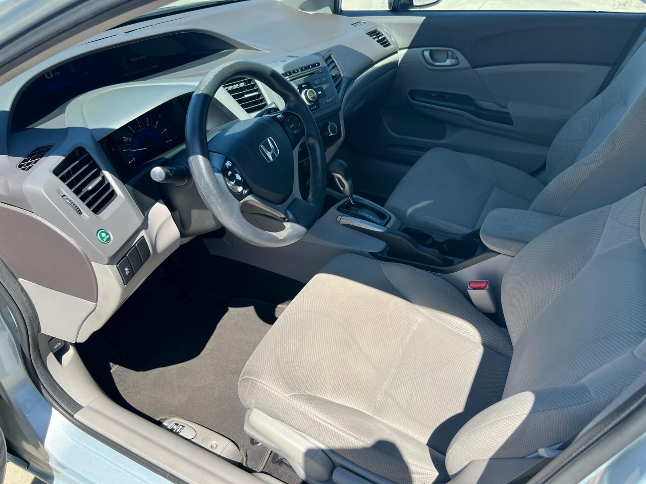 Honda Civic LX Sedan 5-Speed AT 2012