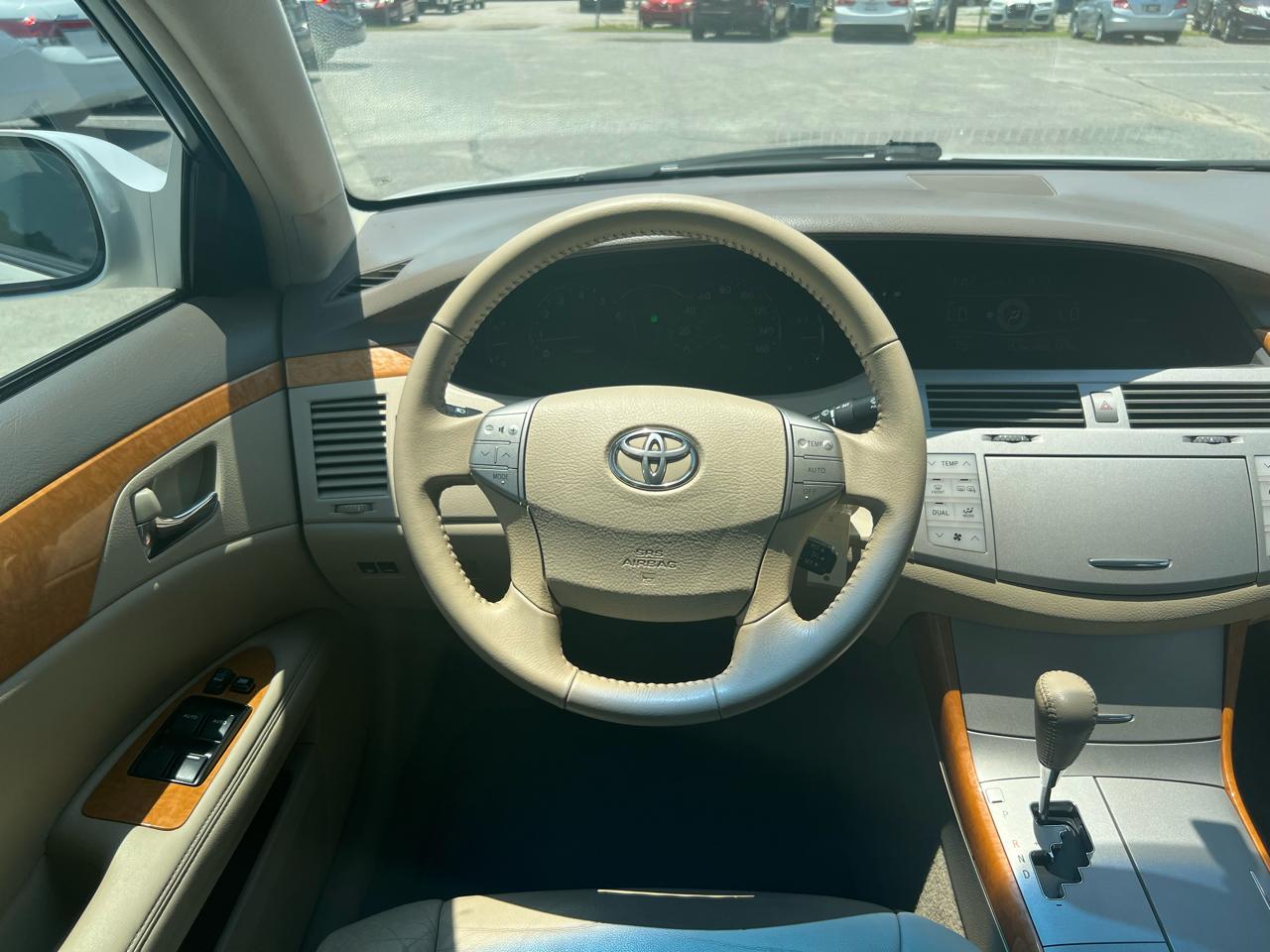 Toyota Avalon XLS 2006