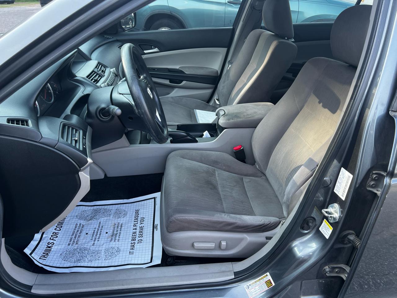 Honda Accord LX-P Sedan AT 2011