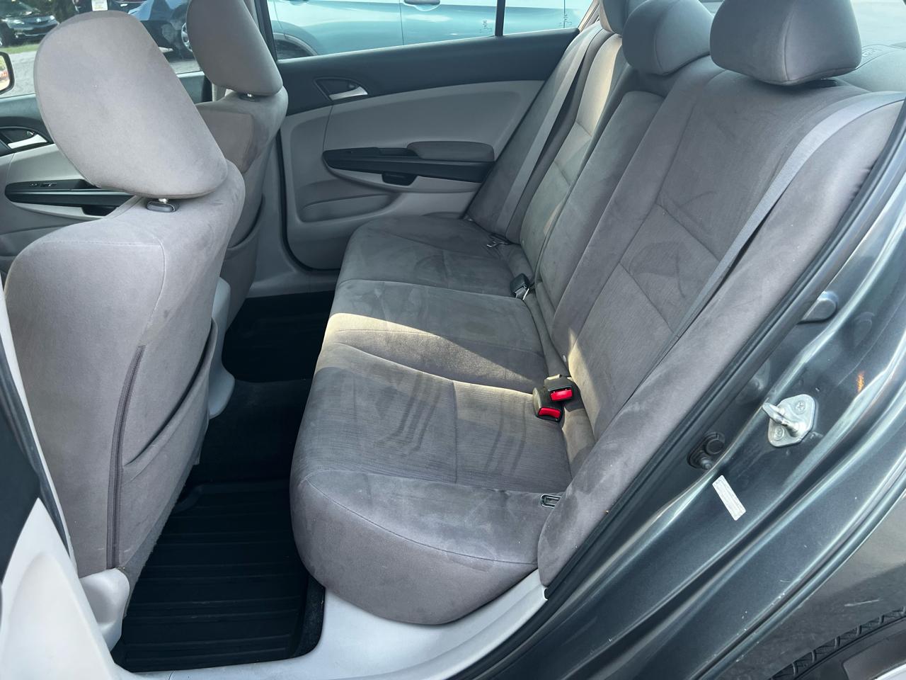 Honda Accord LX-P Sedan AT 2011