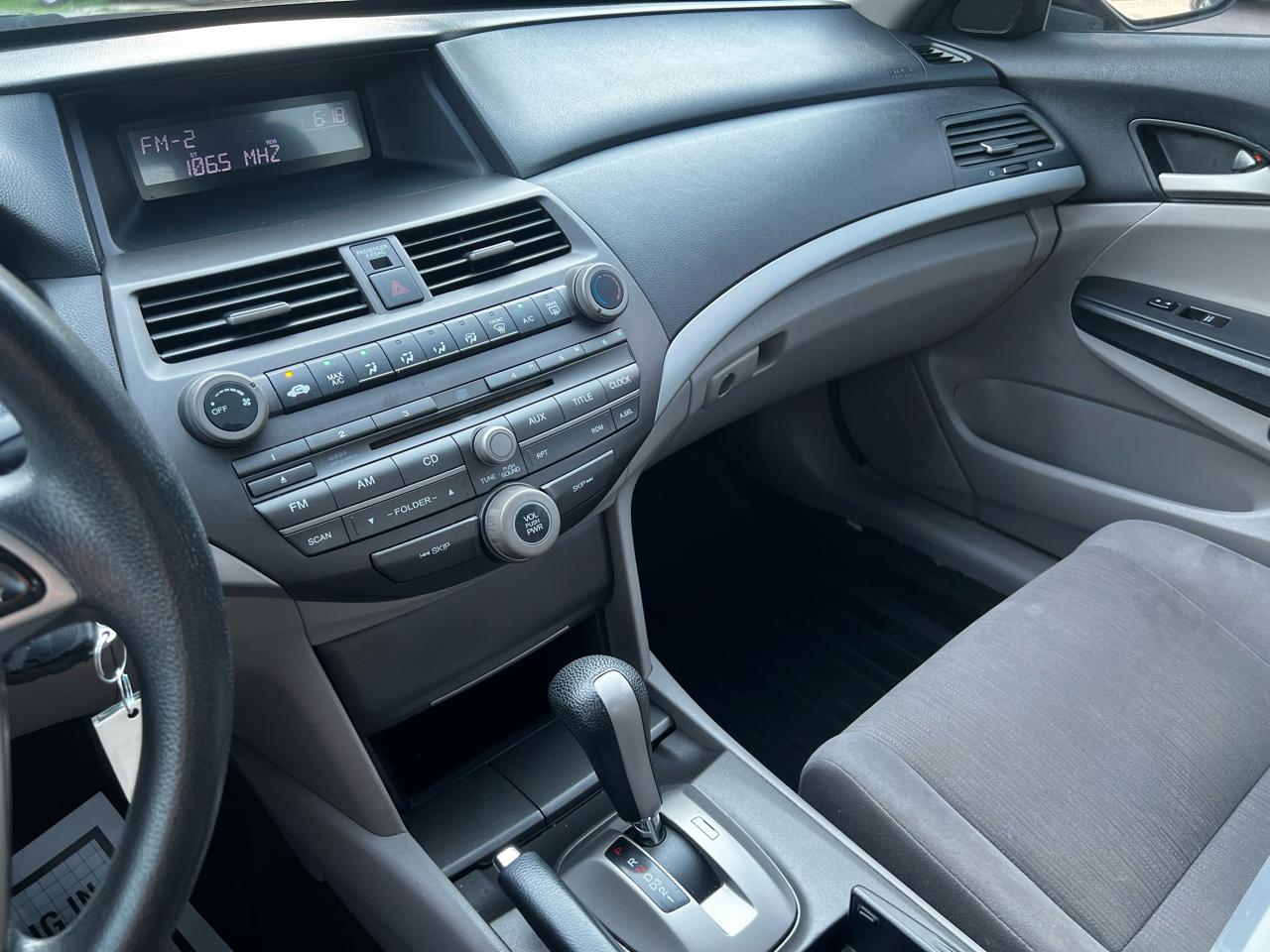 Honda Accord LX-P Sedan AT 2011
