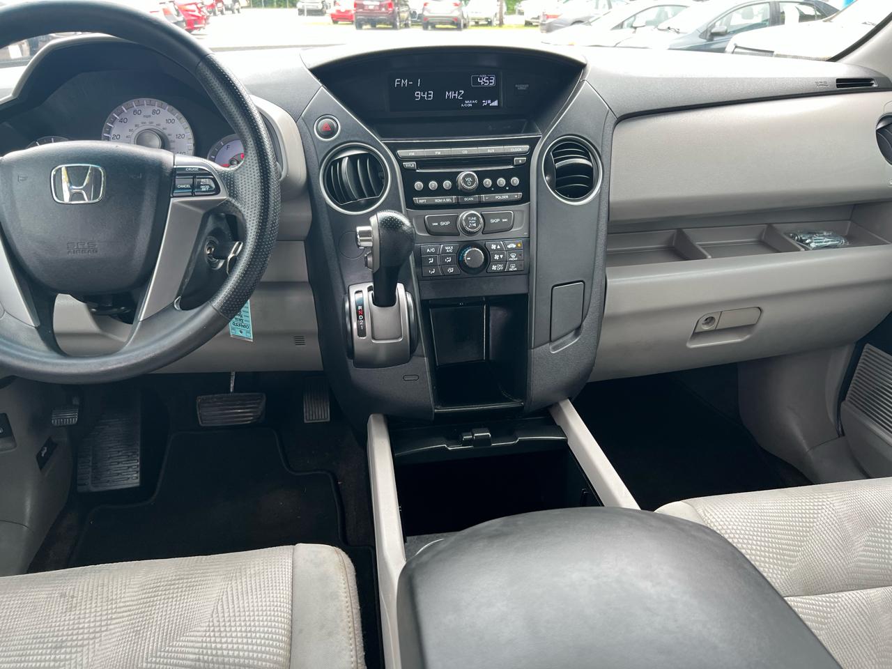 Honda Pilot LX 2WD 5-Spd AT 2012