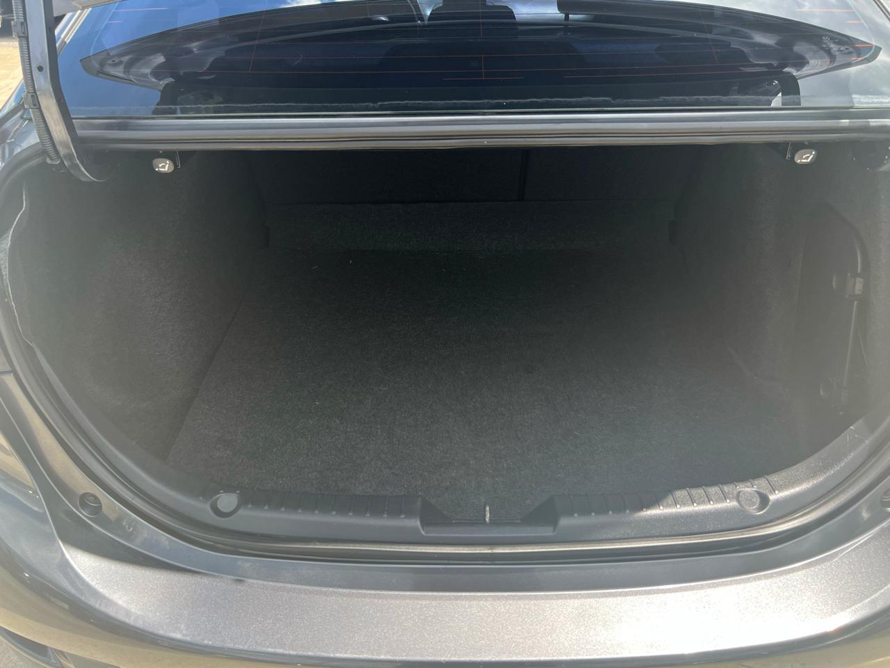 Mazda MAZDA3 i Touring AT 4-Door 2015