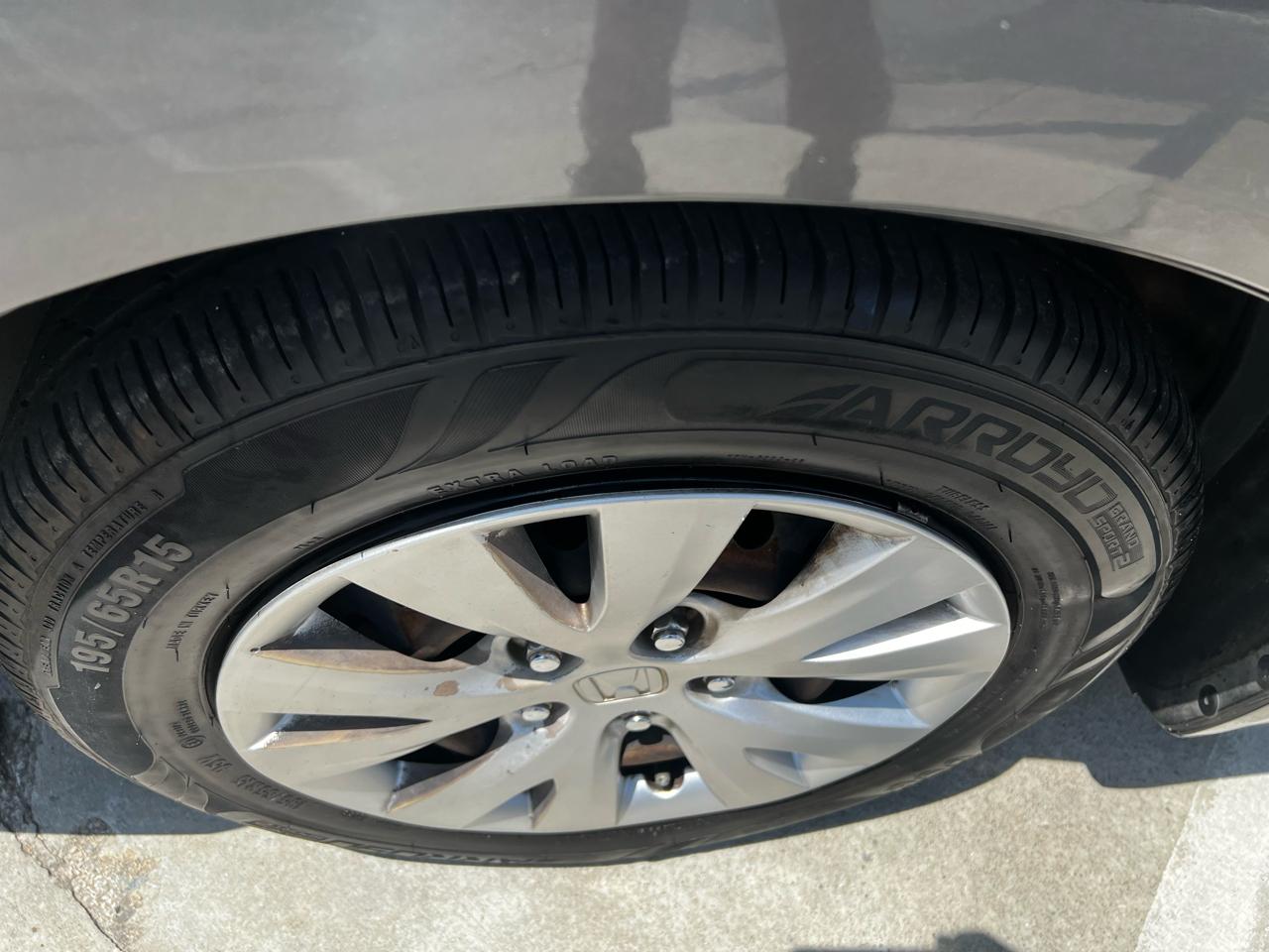 Honda Civic LX Coupe 5-Speed AT 2012