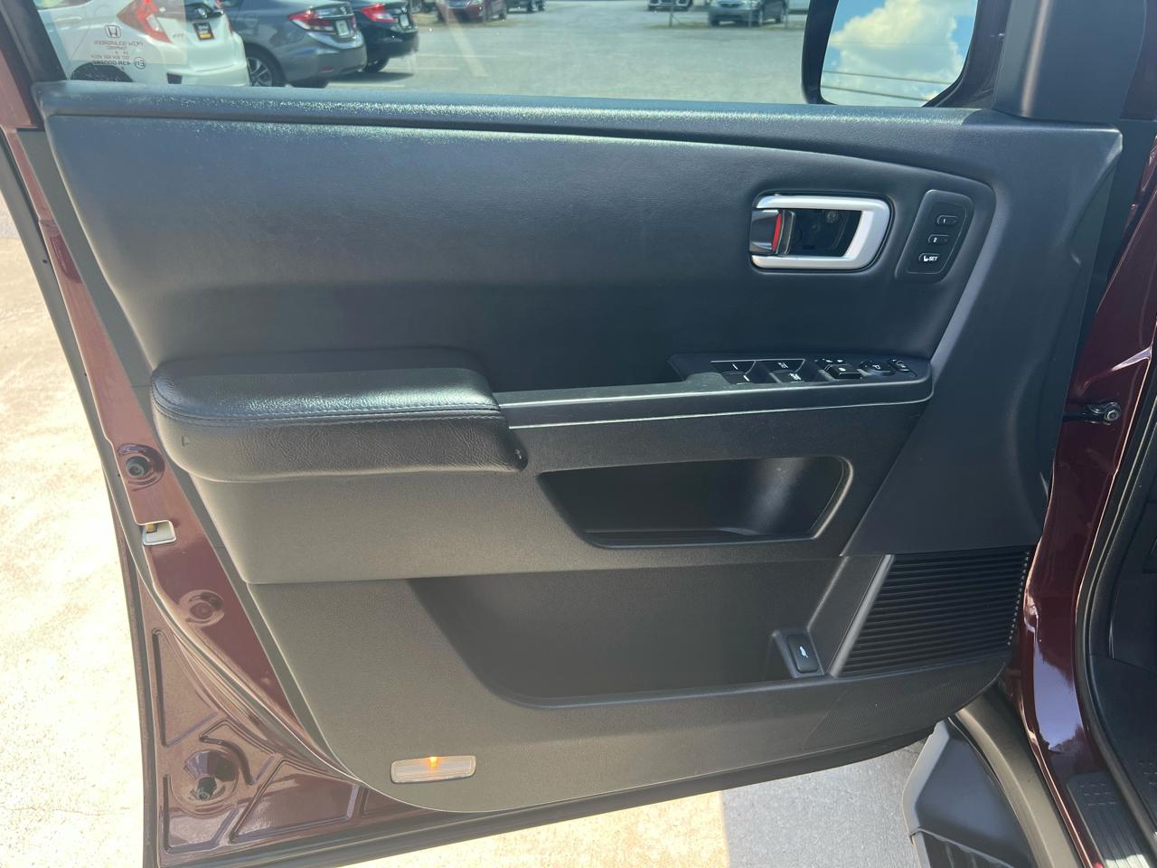 Honda Pilot Touring 2WD 5-Spd AT with DVD 2014