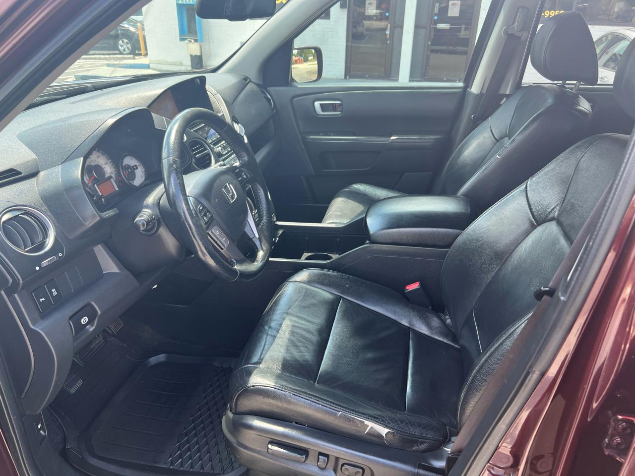 Honda Pilot Touring 2WD 5-Spd AT with DVD 2014