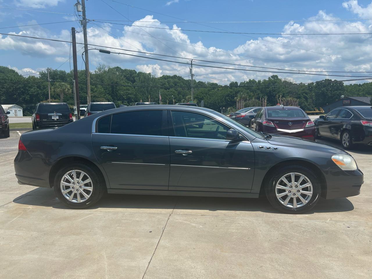 Buick Lucerne CXL 2011