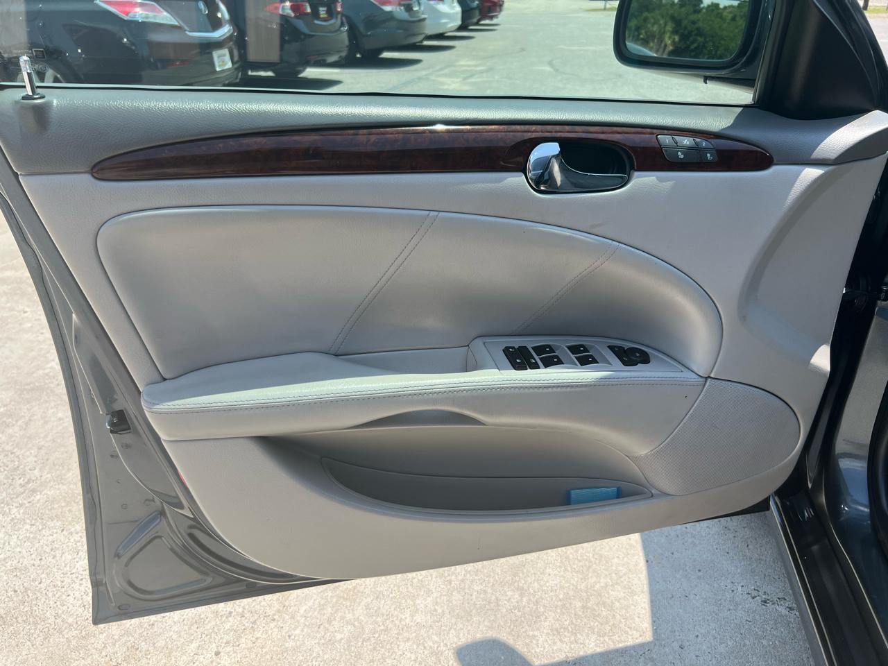 Buick Lucerne CXL 2011