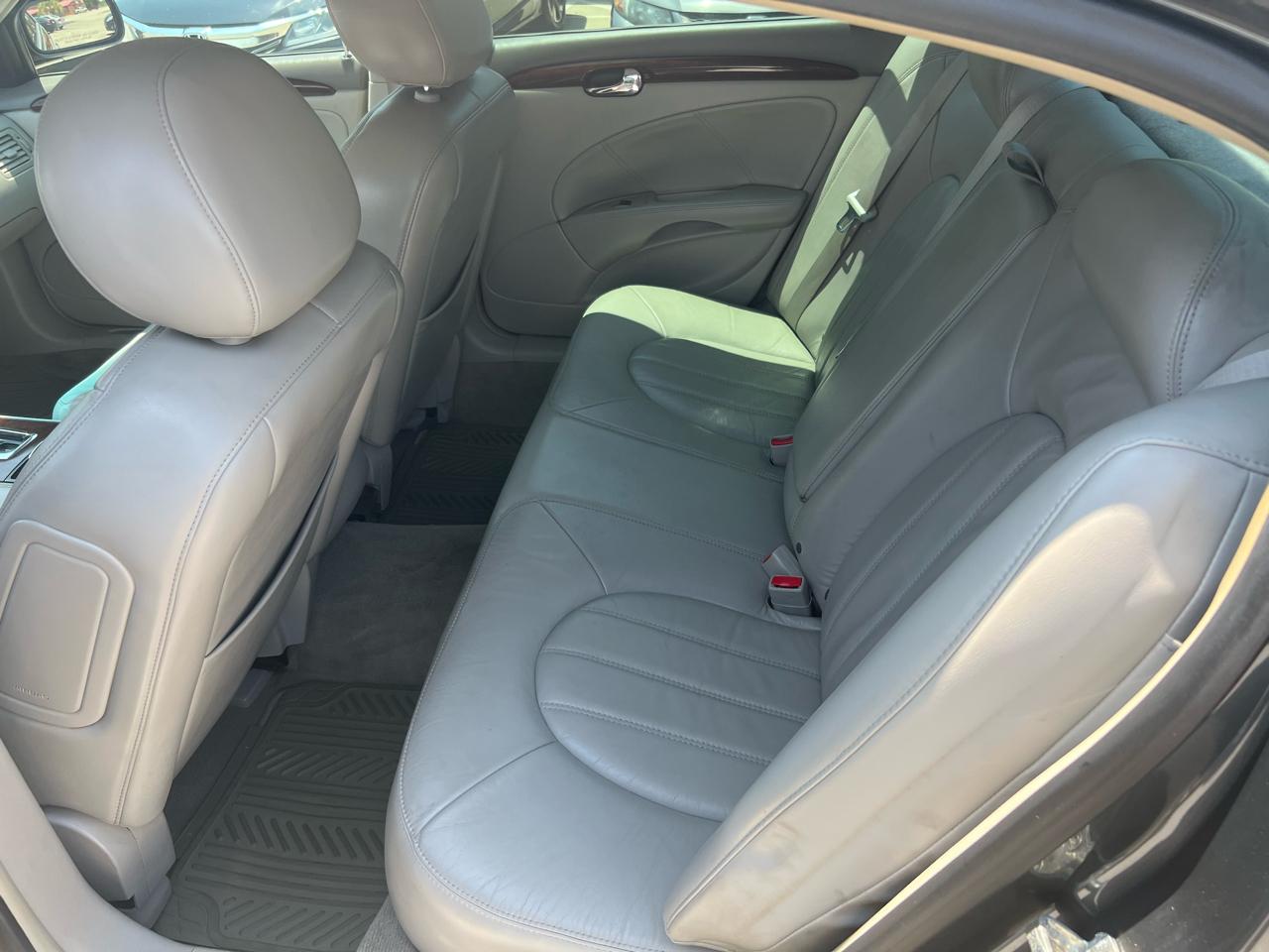 Buick Lucerne CXL 2011