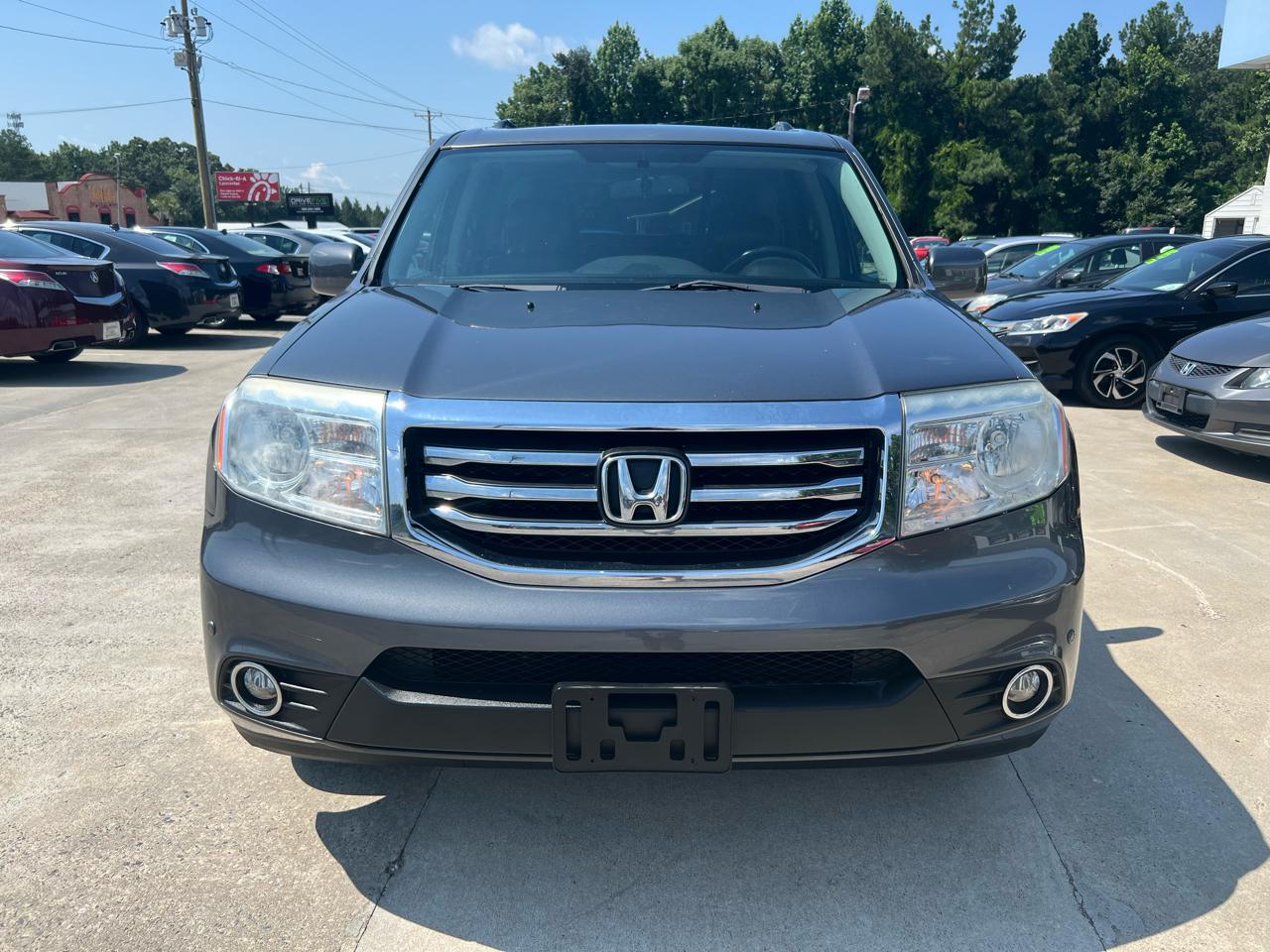 Honda Pilot Touring 4WD 5-Spd AT with DVD 2013