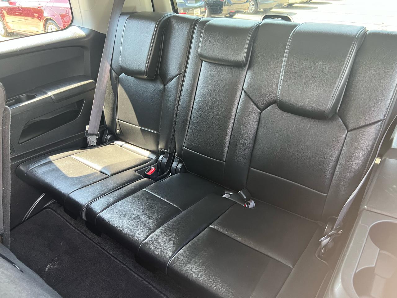 Honda Pilot Touring 4WD 5-Spd AT with DVD 2013