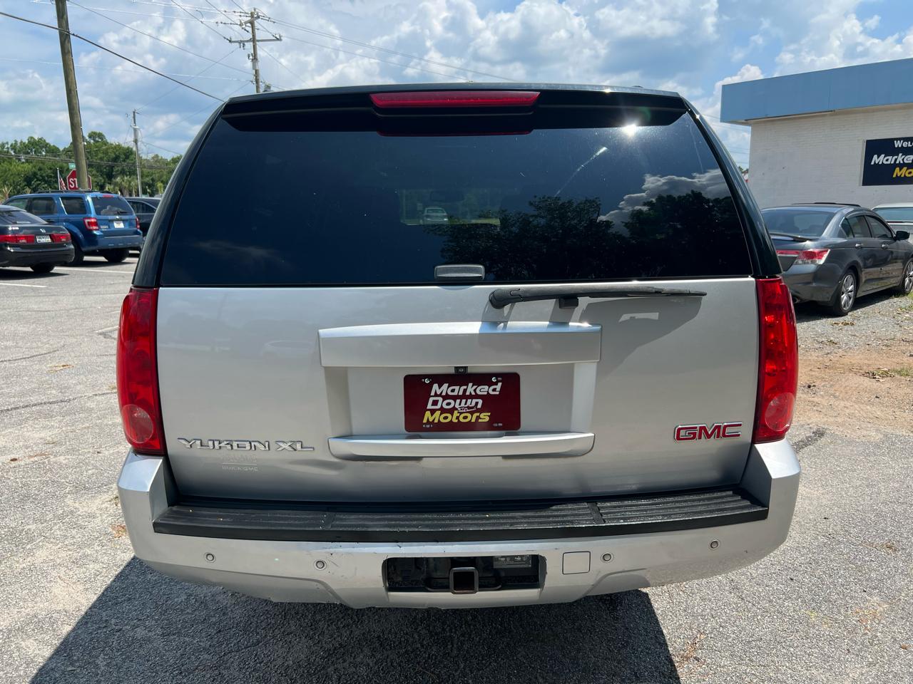 GMC Yukon XL SLT 1/2 Ton 4WD 2014