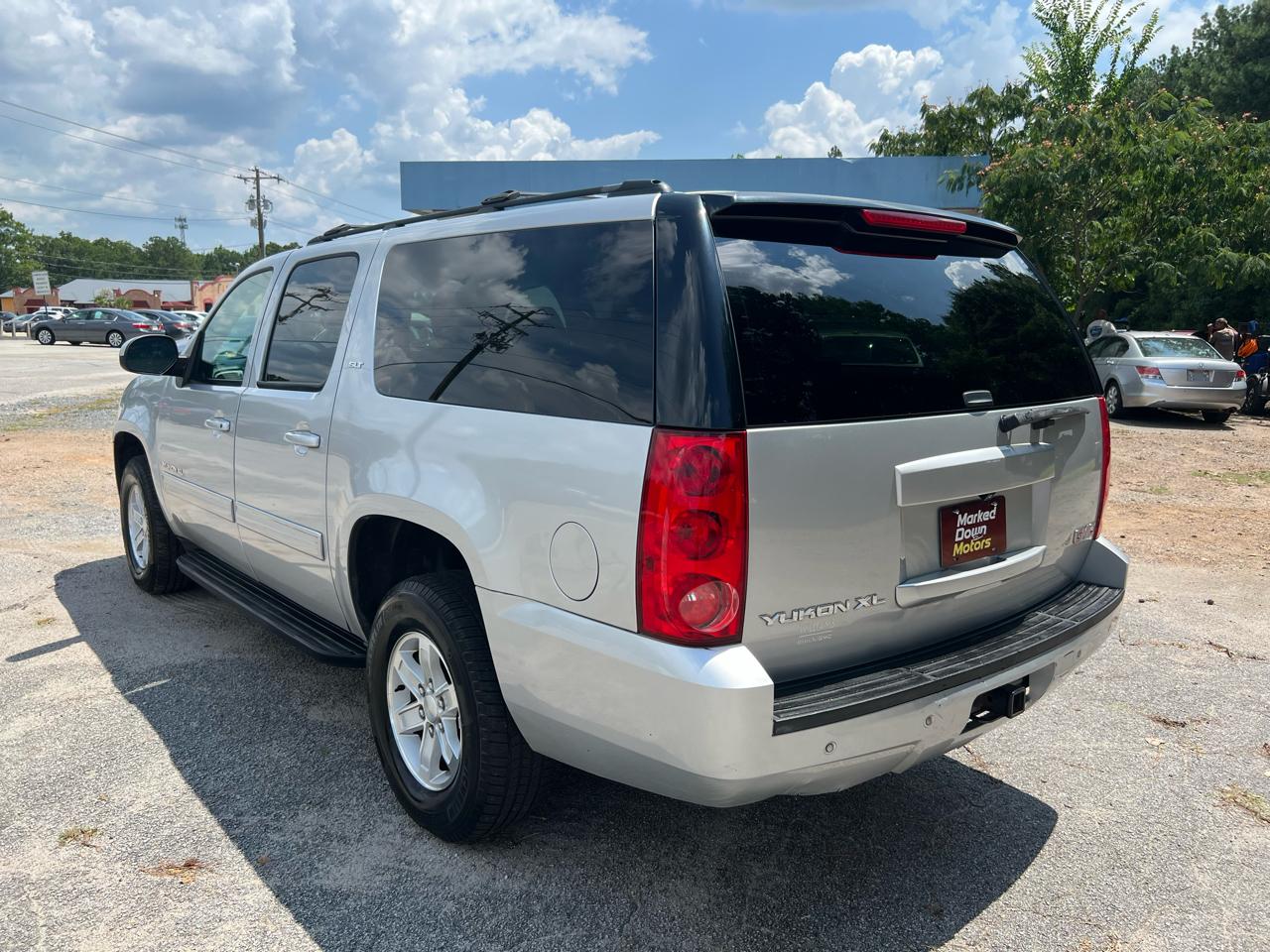 GMC Yukon XL SLT 1/2 Ton 4WD 2014