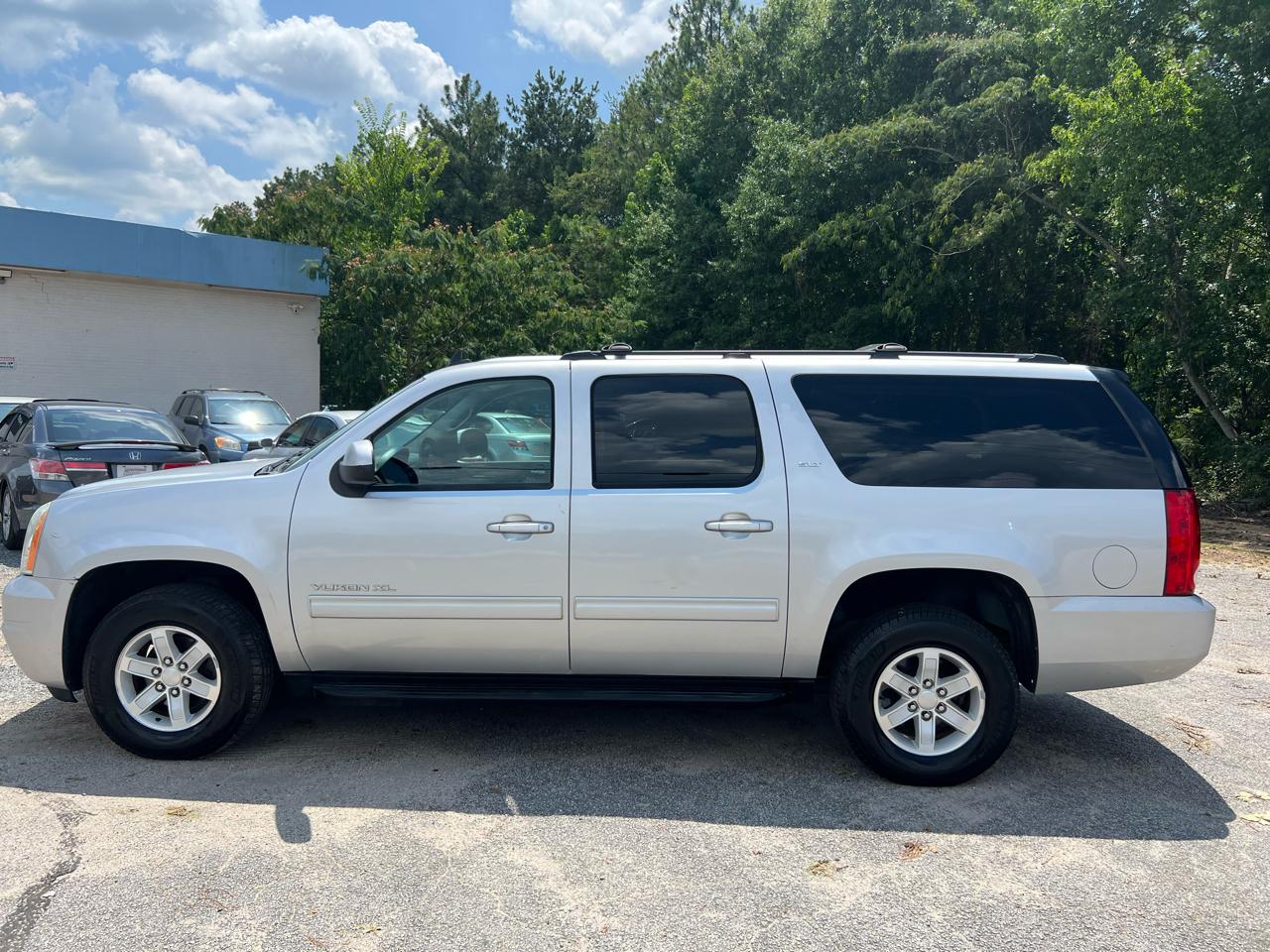GMC Yukon XL SLT 1/2 Ton 4WD 2014