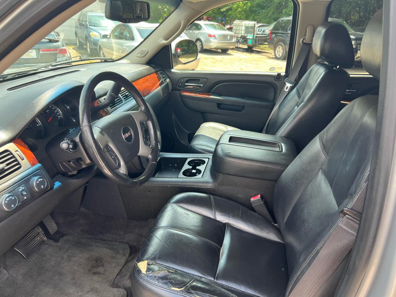 GMC Yukon XL SLT 1/2 Ton 4WD 2014