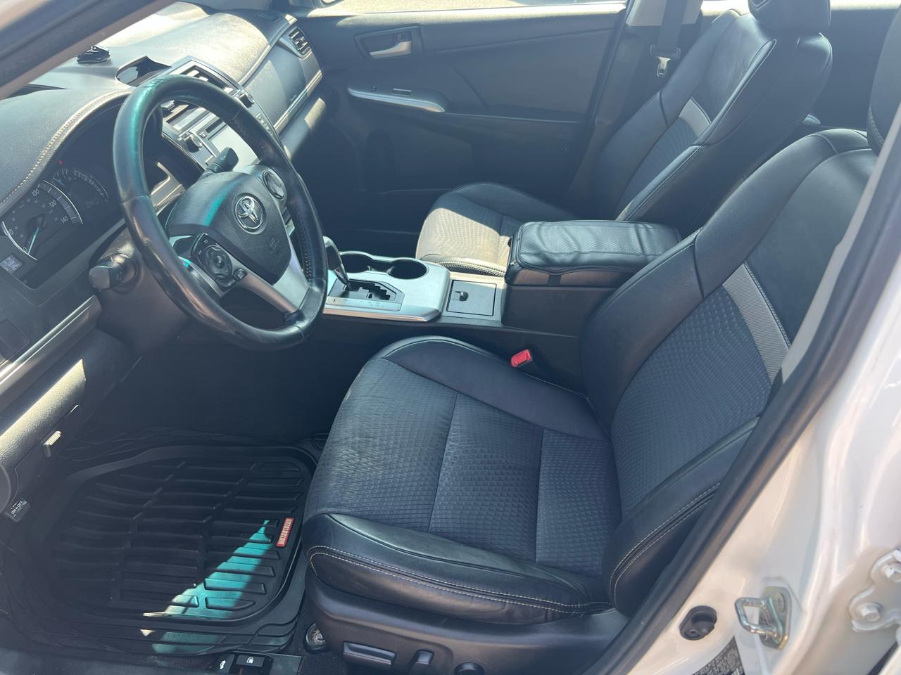 Toyota Camry SE 2014