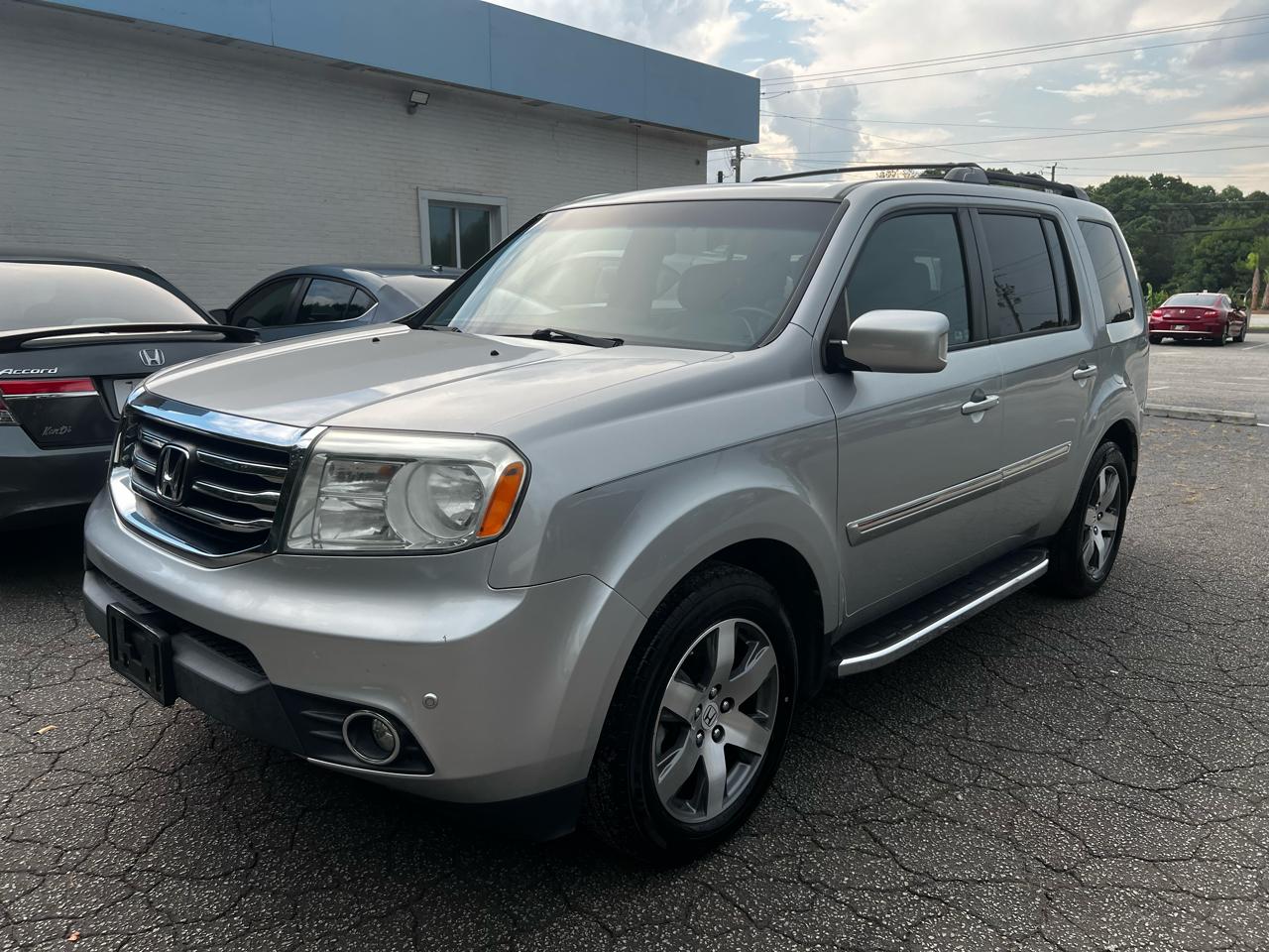 Honda Pilot Touring 4WD 5-Spd AT with DVD 2015