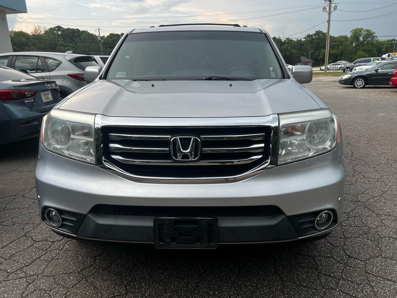 Honda Pilot Touring 4WD 5-Spd AT with DVD 2015