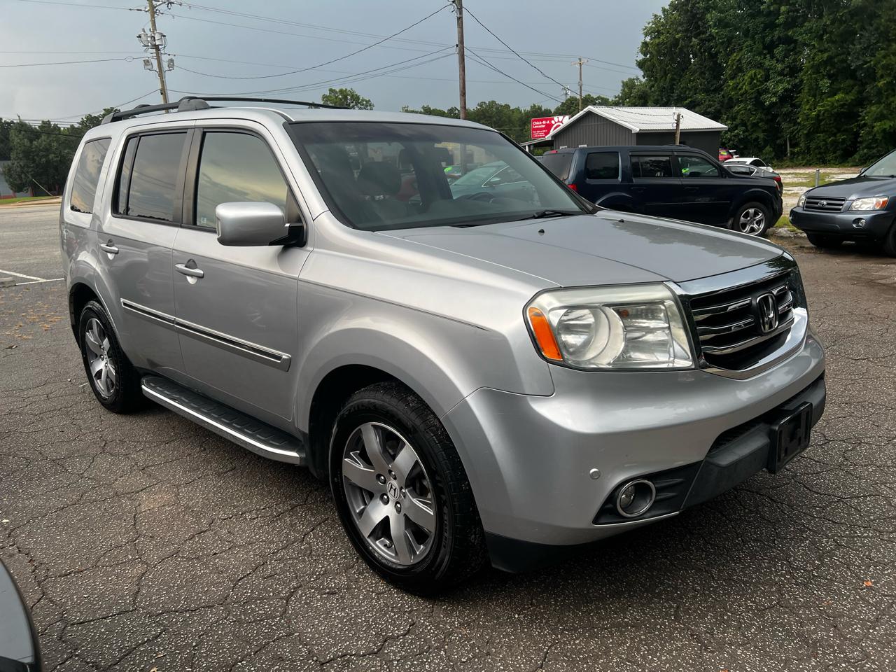 Honda Pilot Touring 4WD 5-Spd AT with DVD 2015