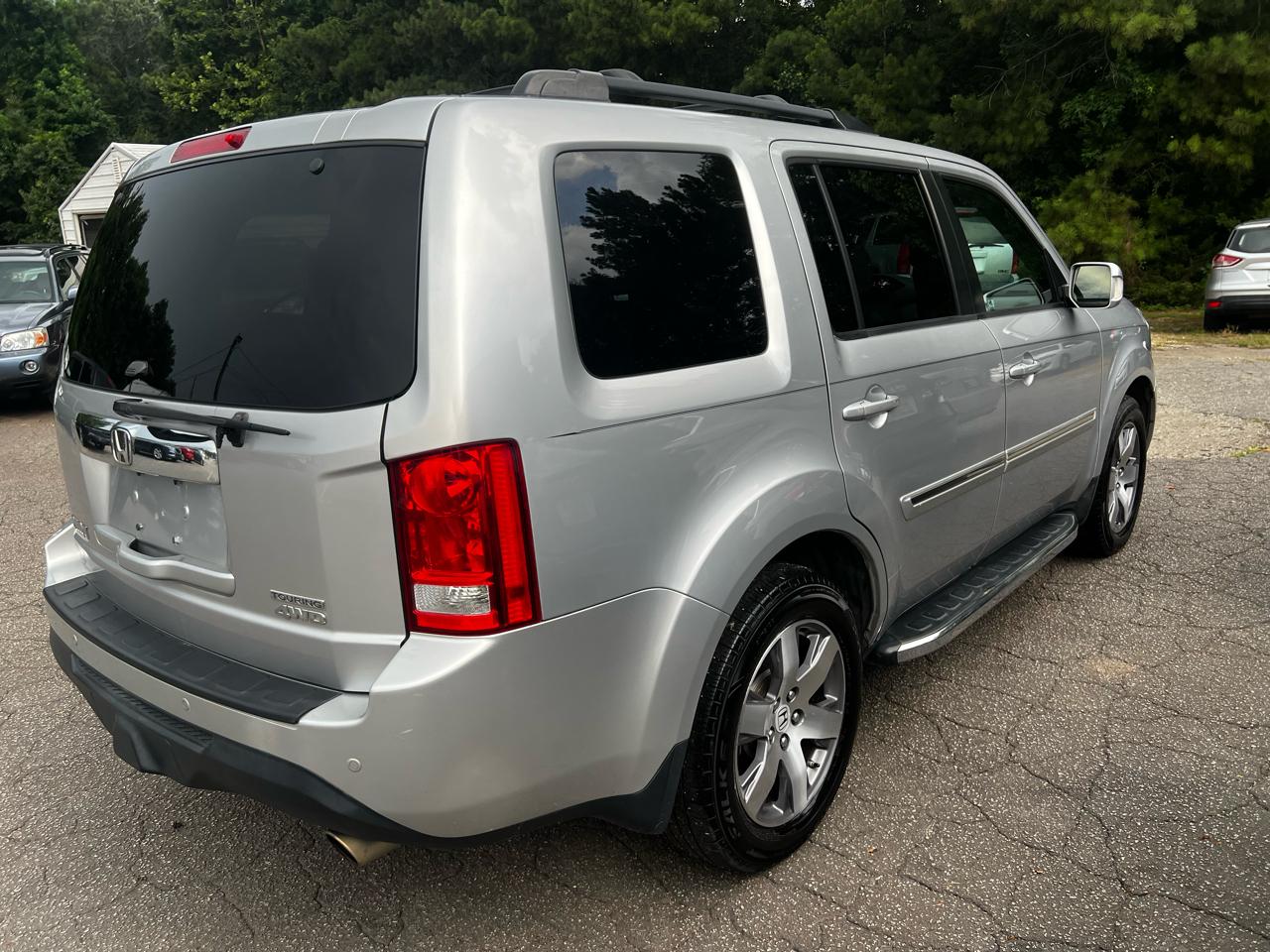 Honda Pilot Touring 4WD 5-Spd AT with DVD 2015