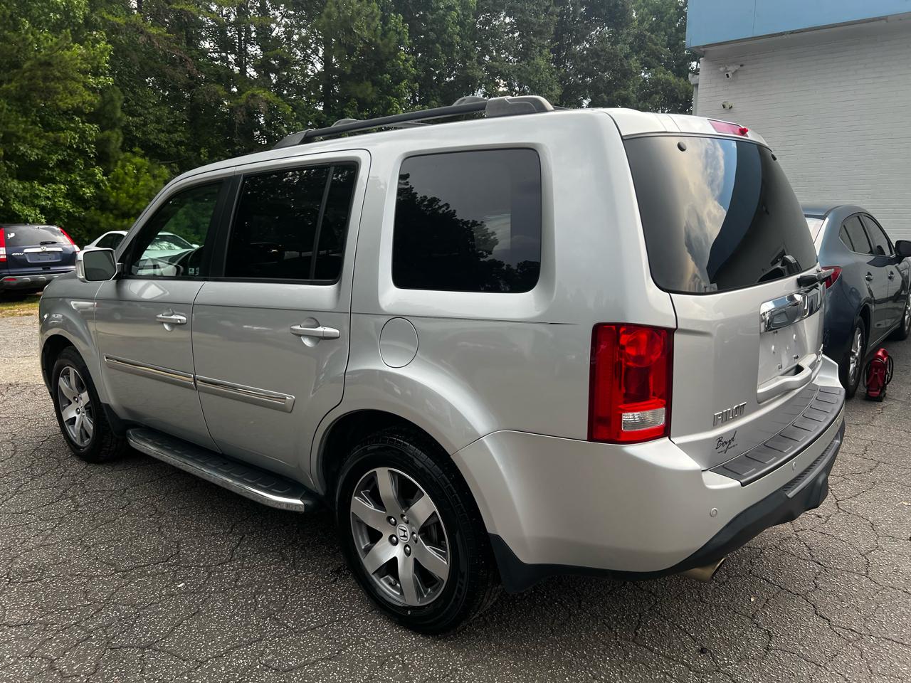 Honda Pilot Touring 4WD 5-Spd AT with DVD 2015
