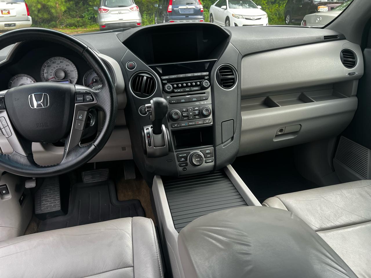 Honda Pilot Touring 4WD 5-Spd AT with DVD 2015