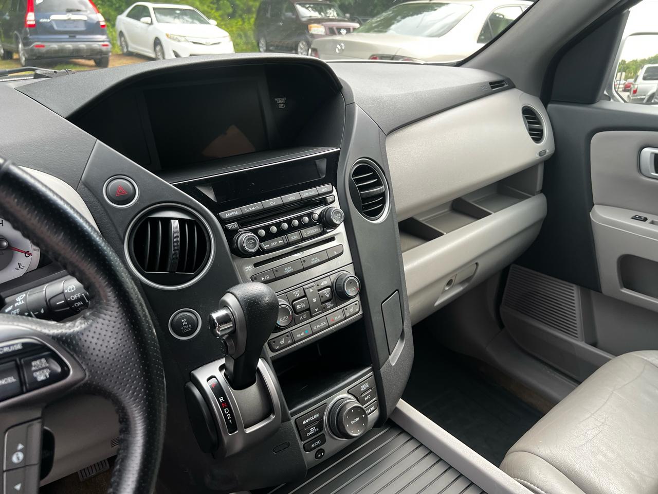 Honda Pilot Touring 4WD 5-Spd AT with DVD 2015