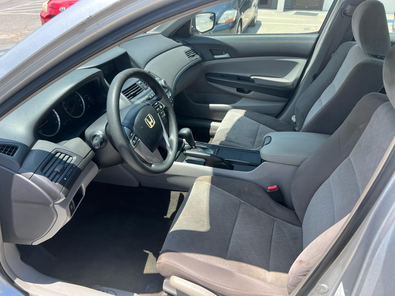 Honda Accord LX sedan AT 2009