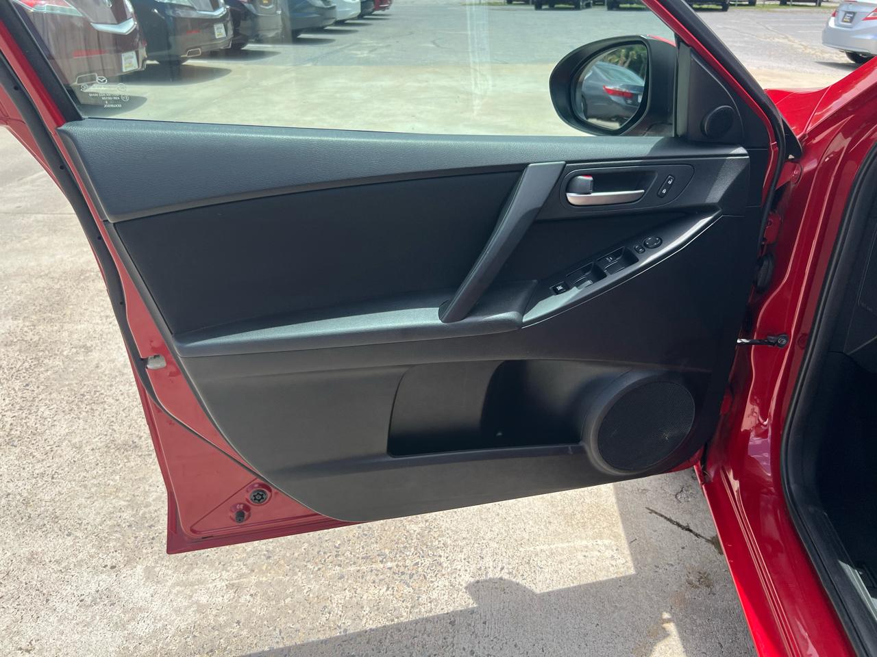 Mazda MAZDA3 i Touring AT 4-Door 2013