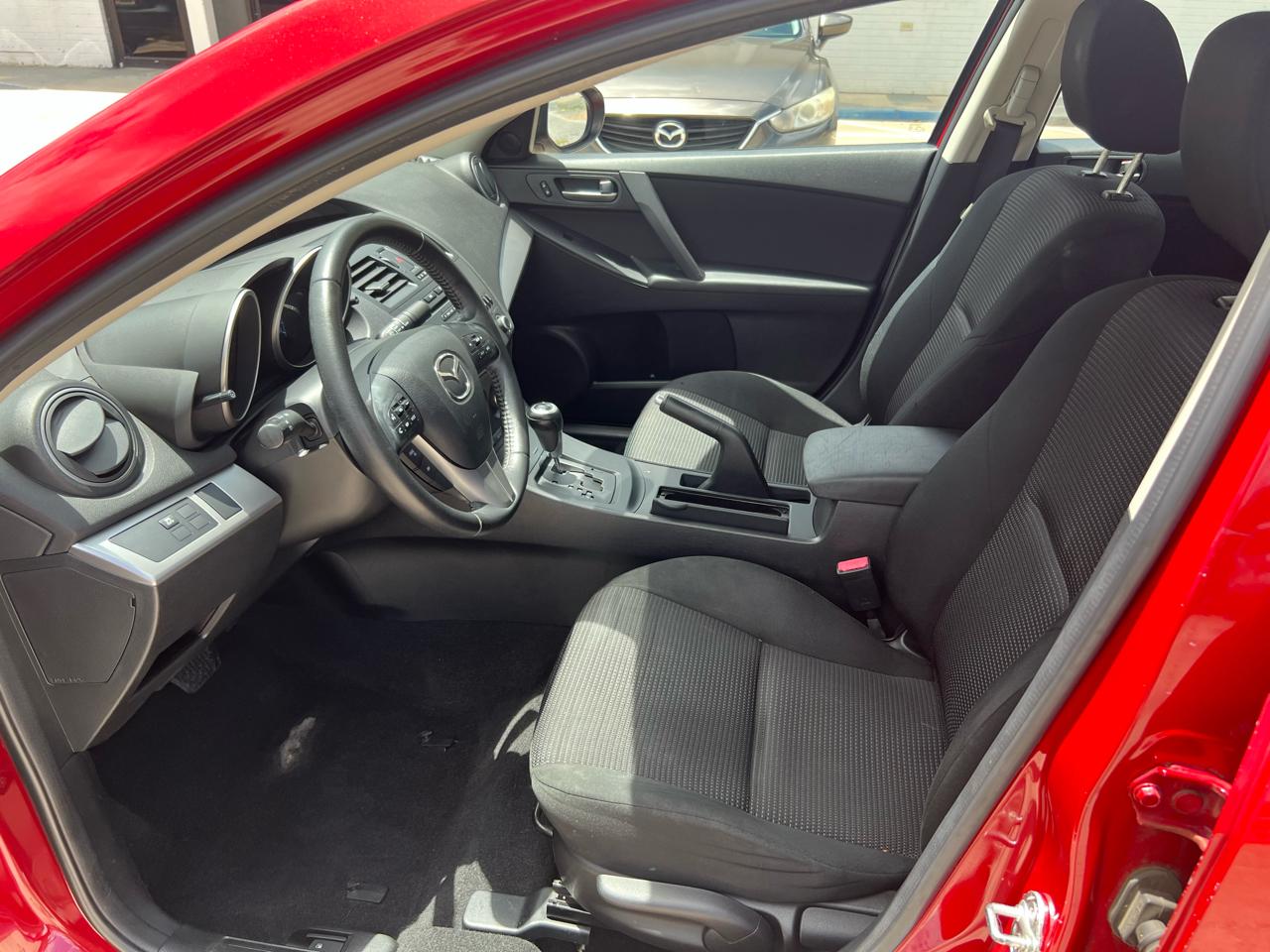 Mazda MAZDA3 i Touring AT 4-Door 2013