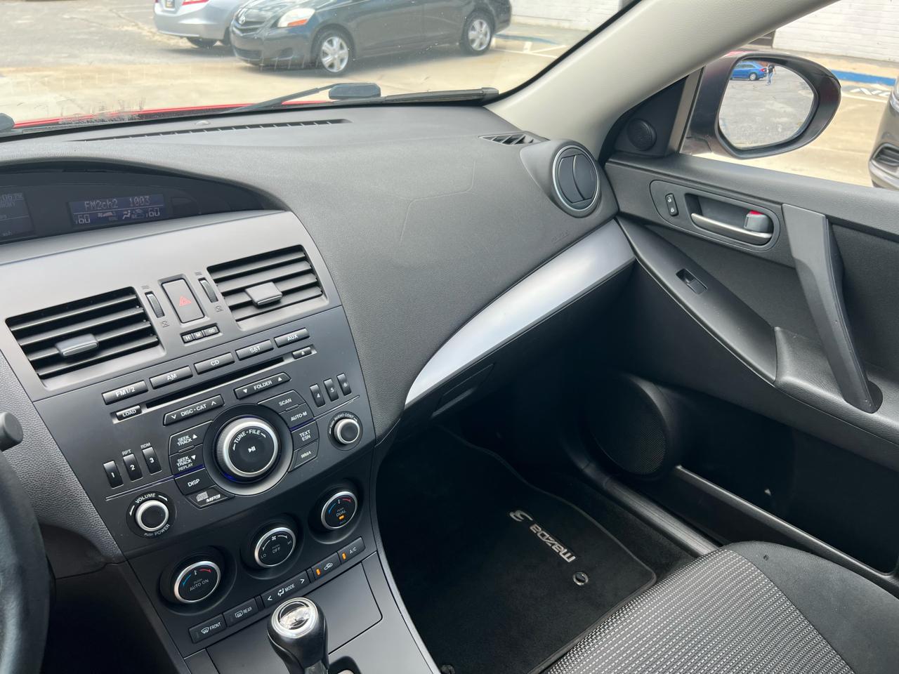 Mazda MAZDA3 i Touring AT 4-Door 2013