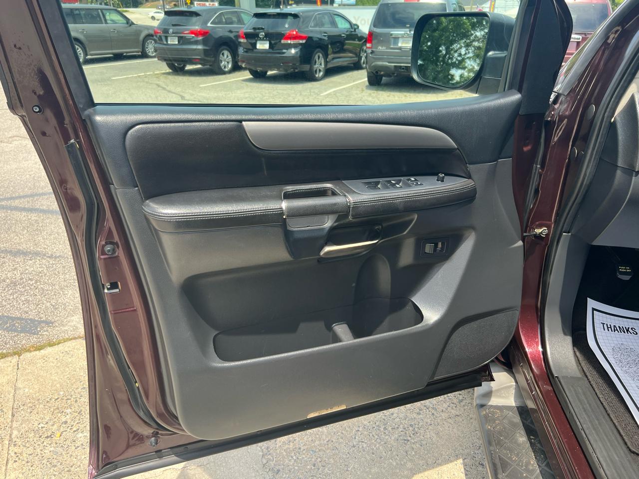 Nissan Armada SL 2WD 2013
