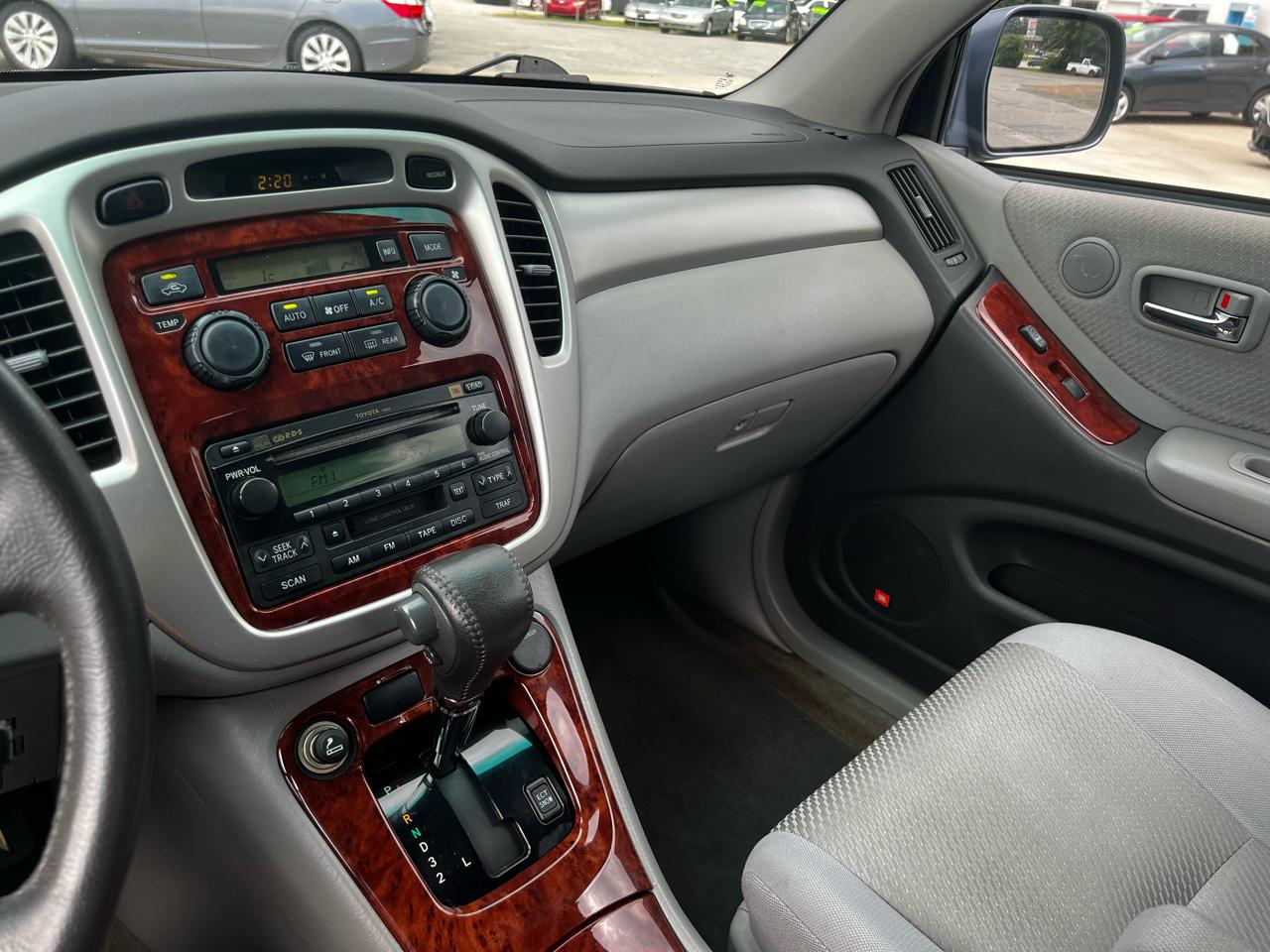 Toyota Highlander Limited V6 2WD 2005