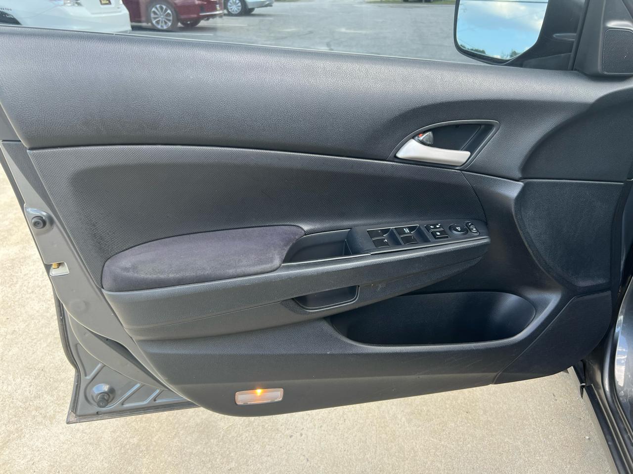 Honda Accord LX sedan AT 2010