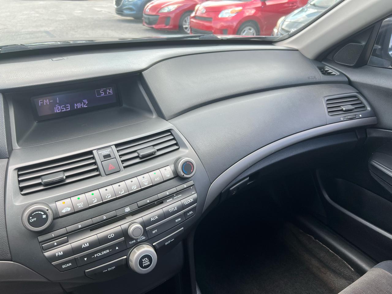 Honda Accord LX sedan AT 2010
