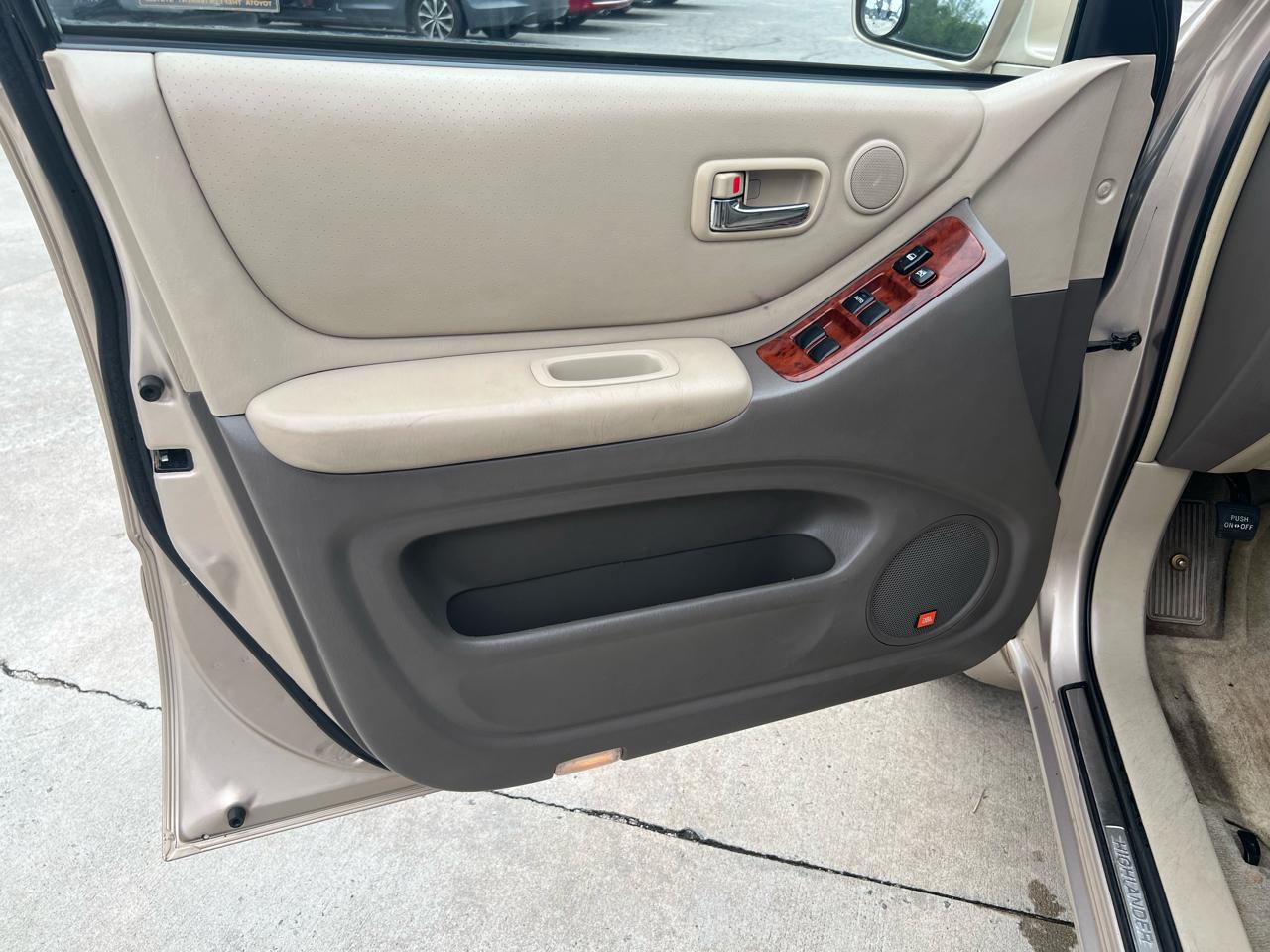 Toyota Highlander V6 4WD 2004