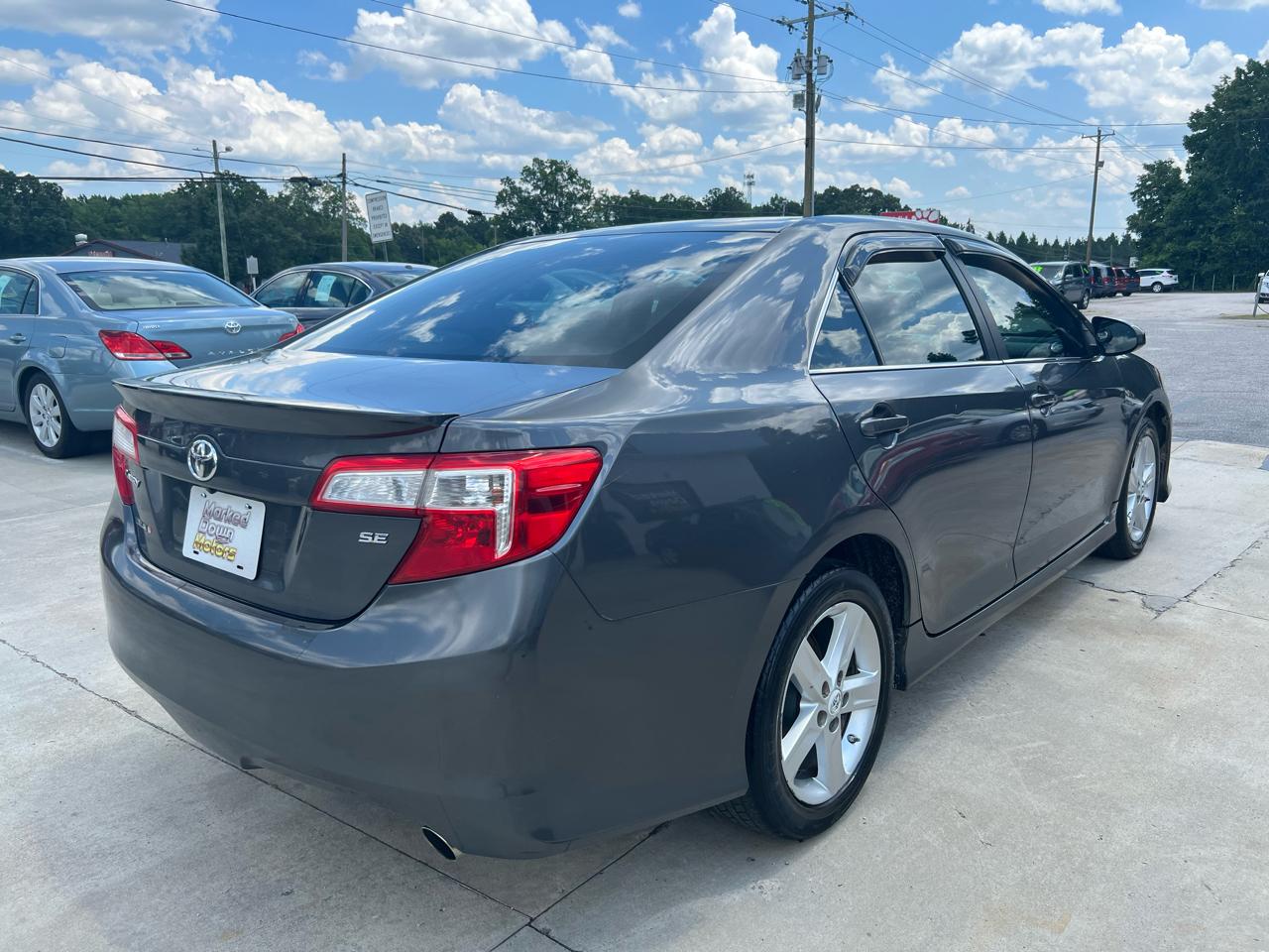 Toyota Camry SE 2012