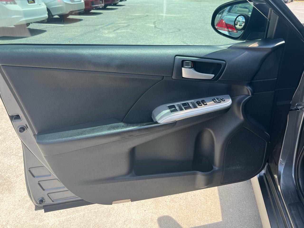 Toyota Camry SE 2012