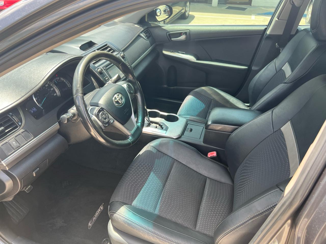 Toyota Camry SE 2012