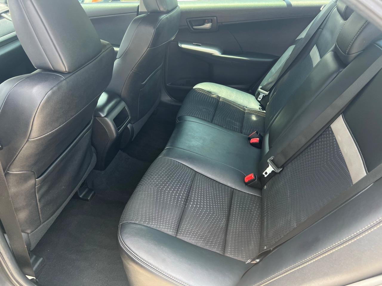 Toyota Camry SE 2012