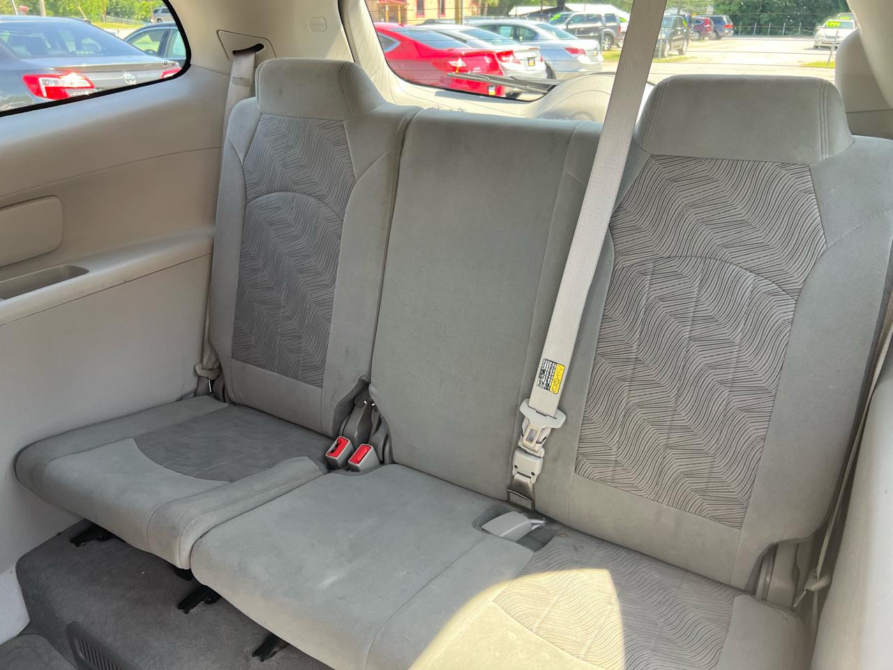 Buick Enclave Convenience FWD 2015