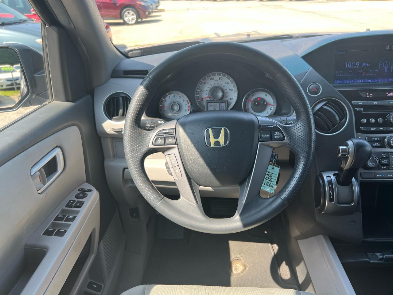 Honda Pilot LX 2WD 5-Spd AT 2013