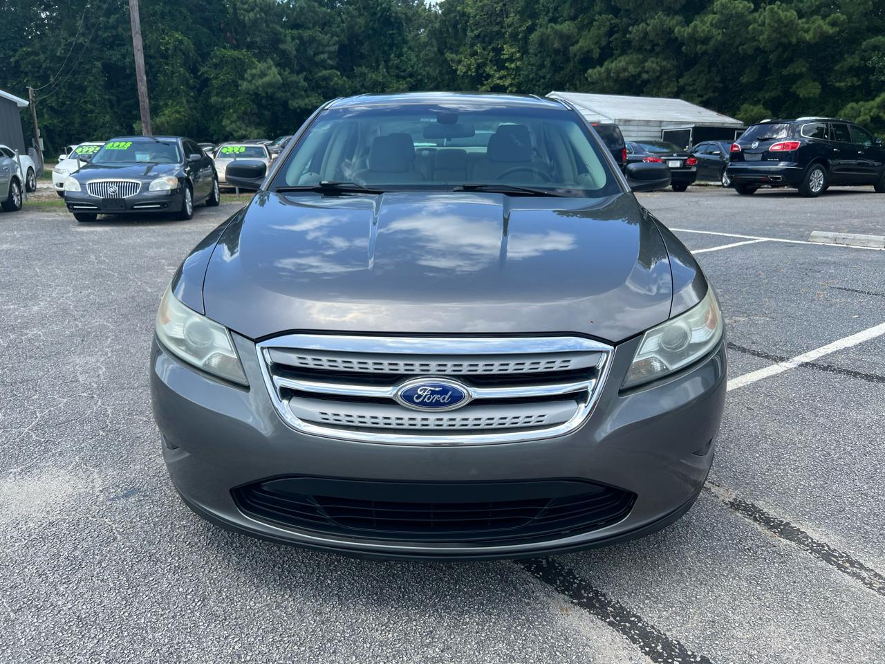 Ford Taurus SE FWD 2011