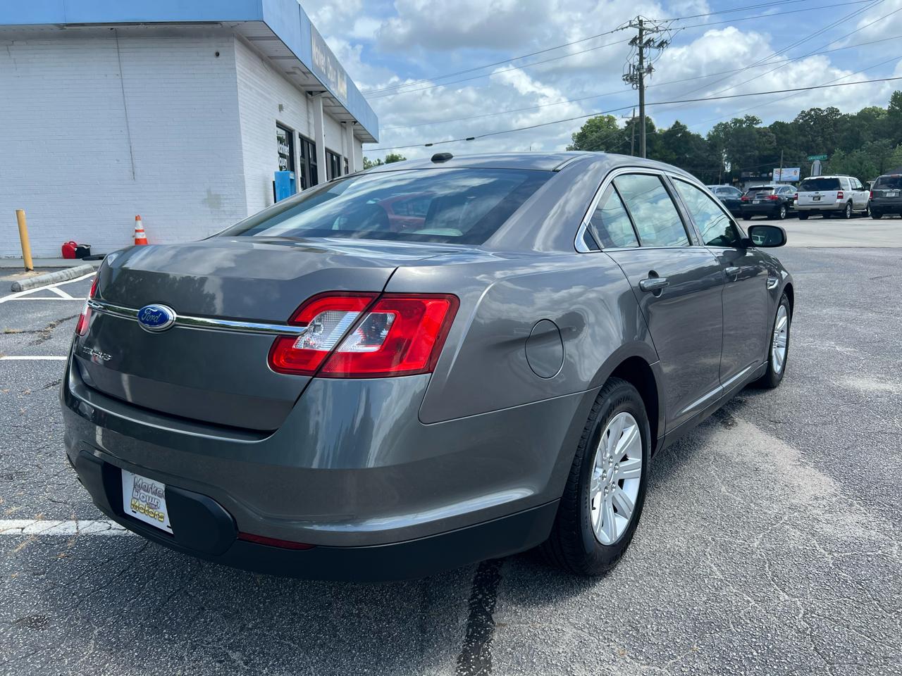 Ford Taurus SE FWD 2011