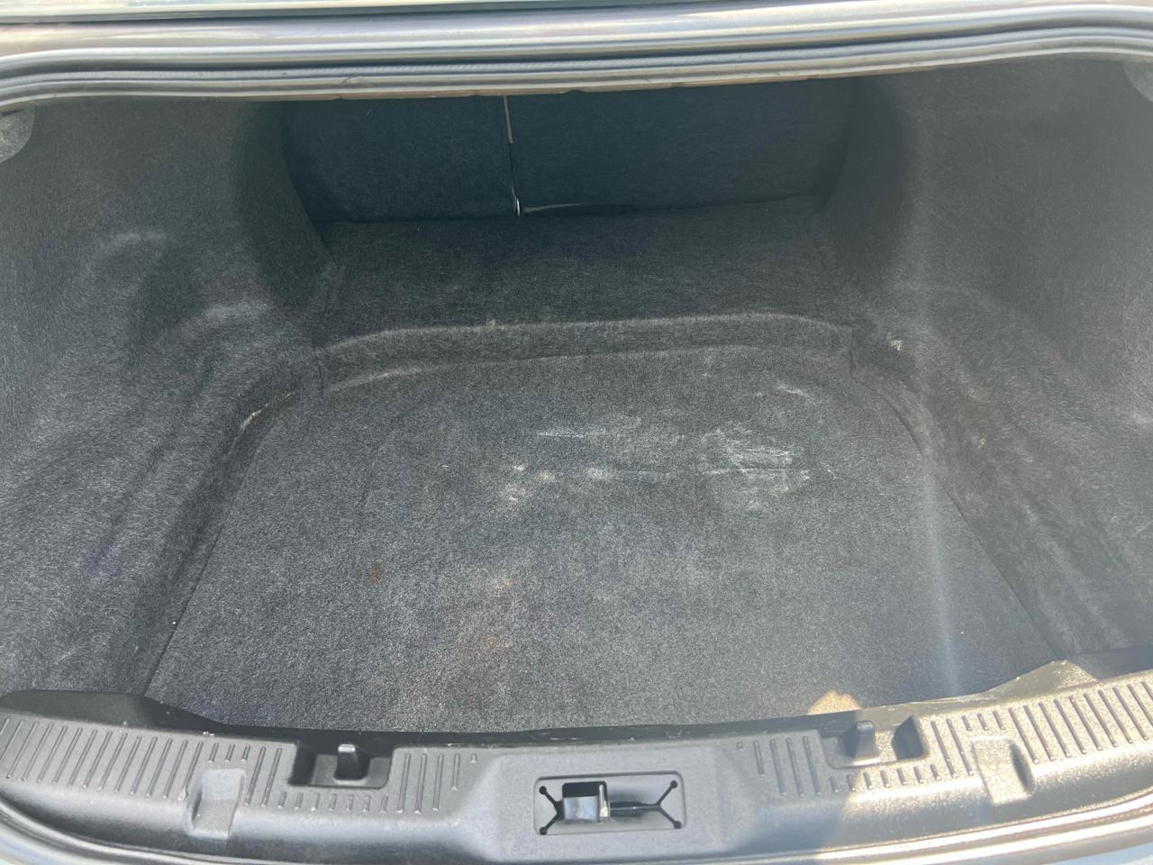 Ford Taurus SE FWD 2011