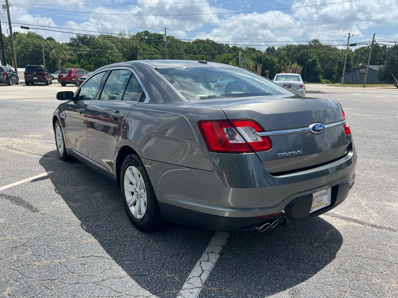 Ford Taurus SE FWD 2011