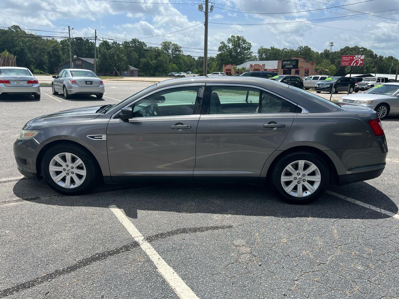 Ford Taurus SE FWD 2011