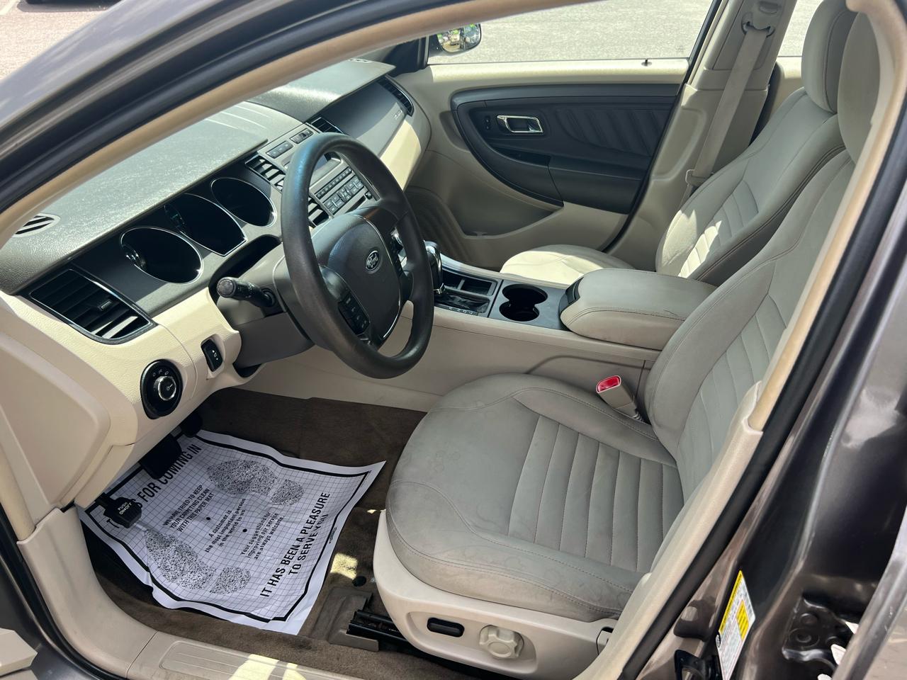 Ford Taurus SE FWD 2011