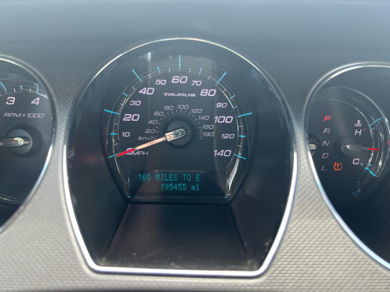 Ford Taurus SE FWD 2011