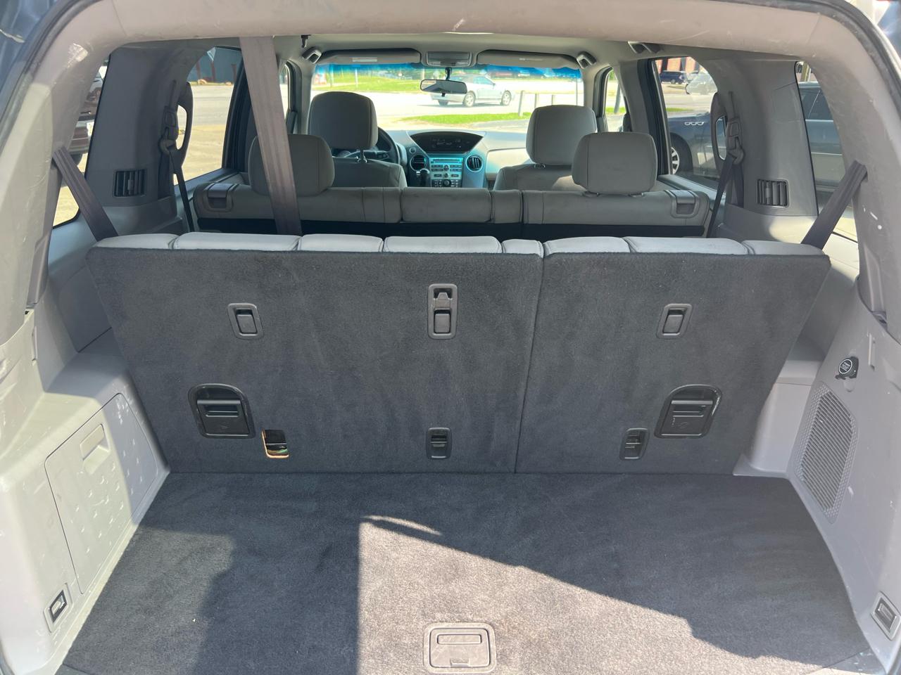 Honda Pilot LX 2WD 5-Spd AT 2011